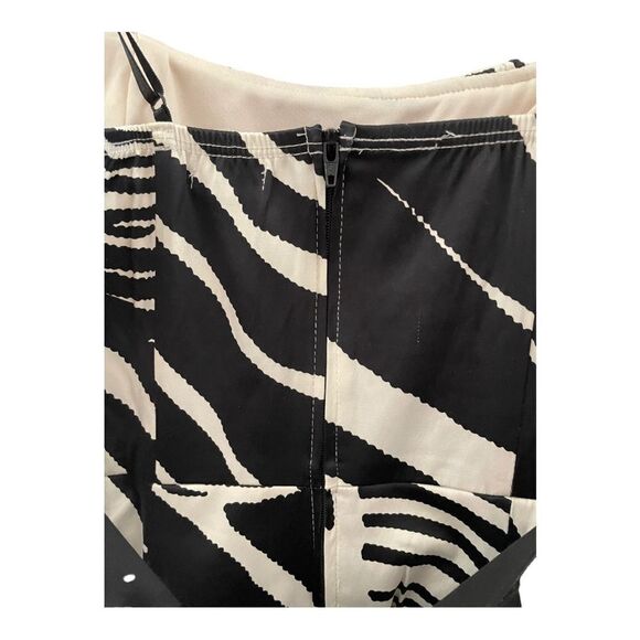 BLACK AND WHITE RUFFLED DRESS - Picture 3 of 14